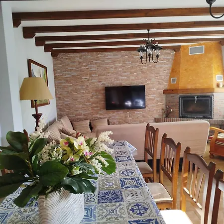 Holiday home Family House In With Fenced Garden Peral de Arlanza