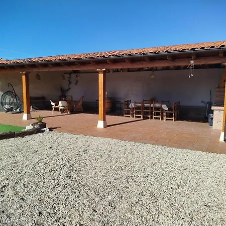 Holiday home Family House In With Fenced Garden