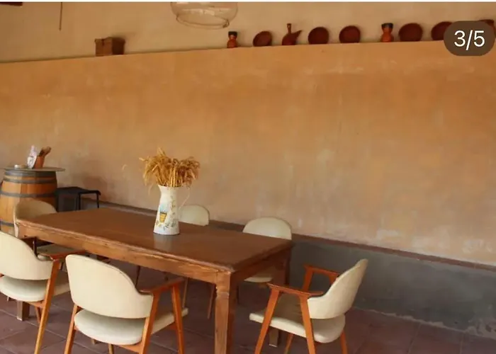 בית נופש Family House In With Fenced Garden