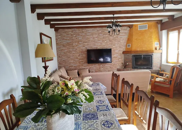 בית נופש Family House In With Fenced Garden Peral de Arlanza