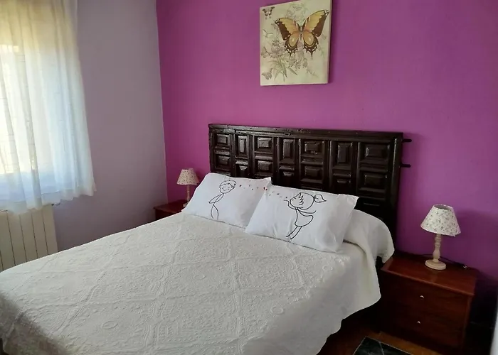 Family House In With Fenced Garden בית נופש *