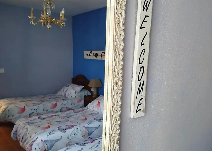 בית נופש Family House In With Fenced Garden *