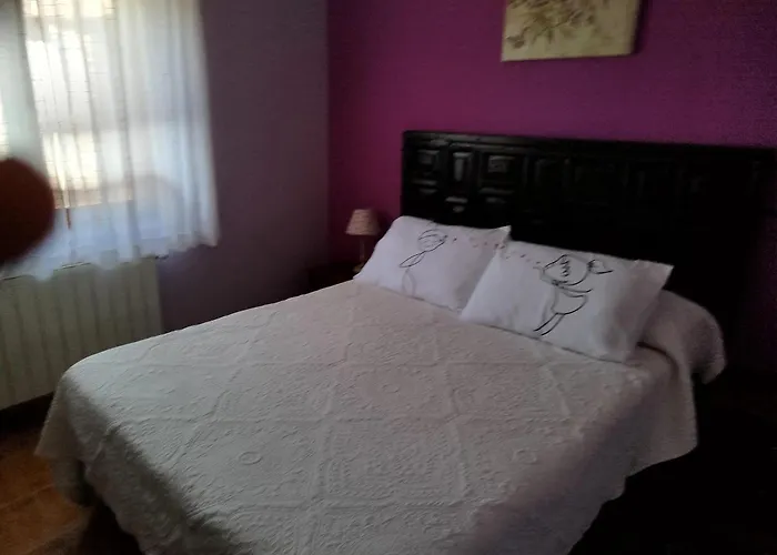 Family House In With Fenced Garden Peral de Arlanza