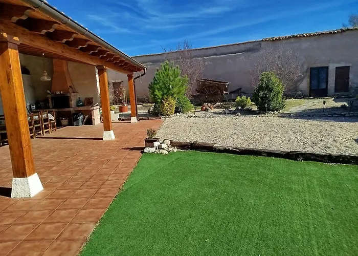 Family House In With Fenced Garden בית נופש Peral de Arlanza