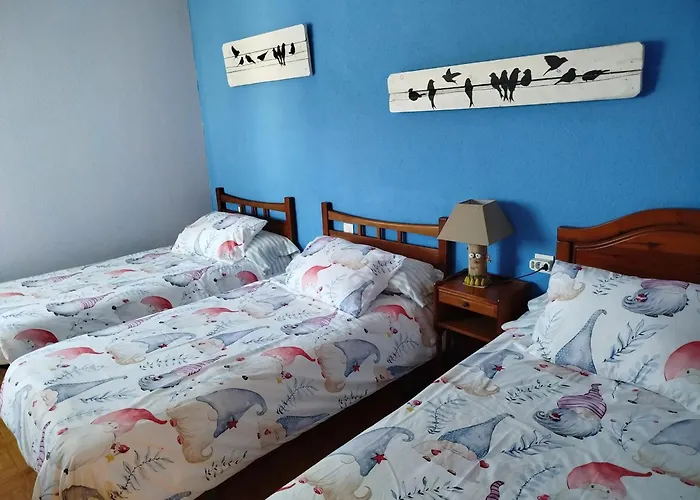 Family House In With Fenced Garden בית נופש